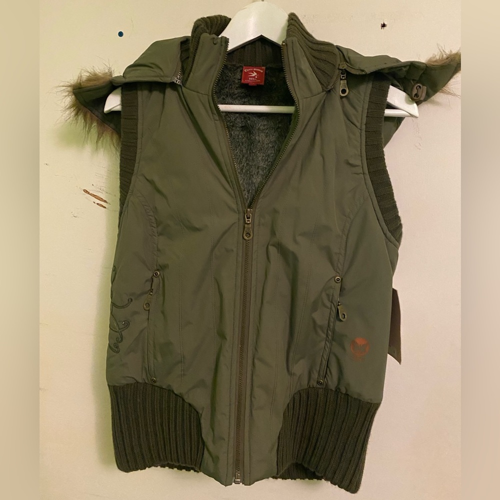 Brand new 3Stones Olive Vest